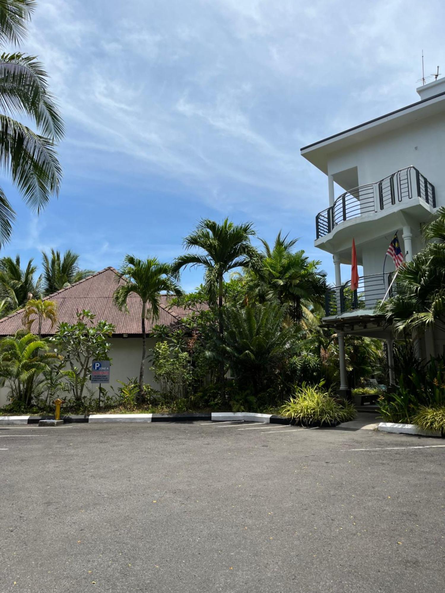 Tempat peranginan White Pantai Cenang (Langkawi)