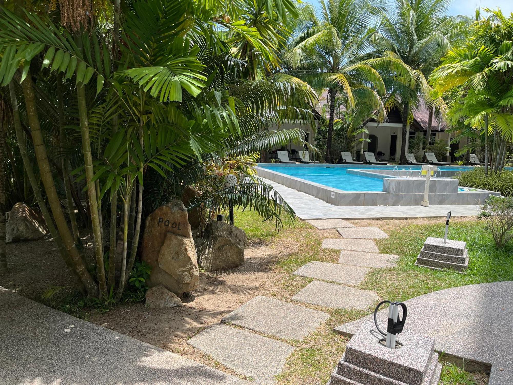 Tempat peranginan White Pantai Cenang (Langkawi)